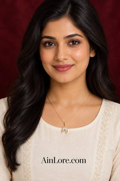 Ananya wearing the leaf pendant necklace
